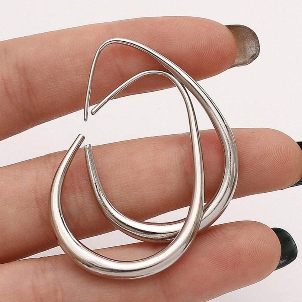 Minimalist Hoop Earrings - Picture 6 of 7
